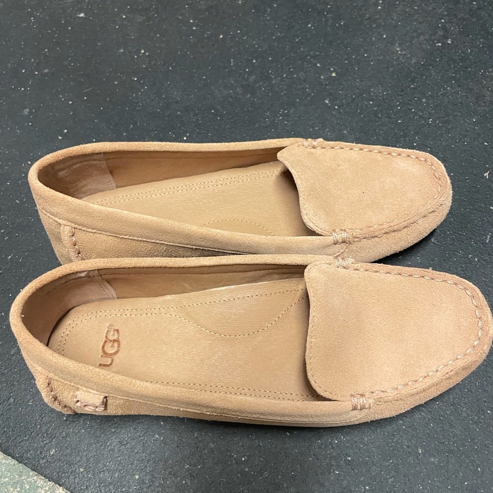 Ugg tan loafers size 6